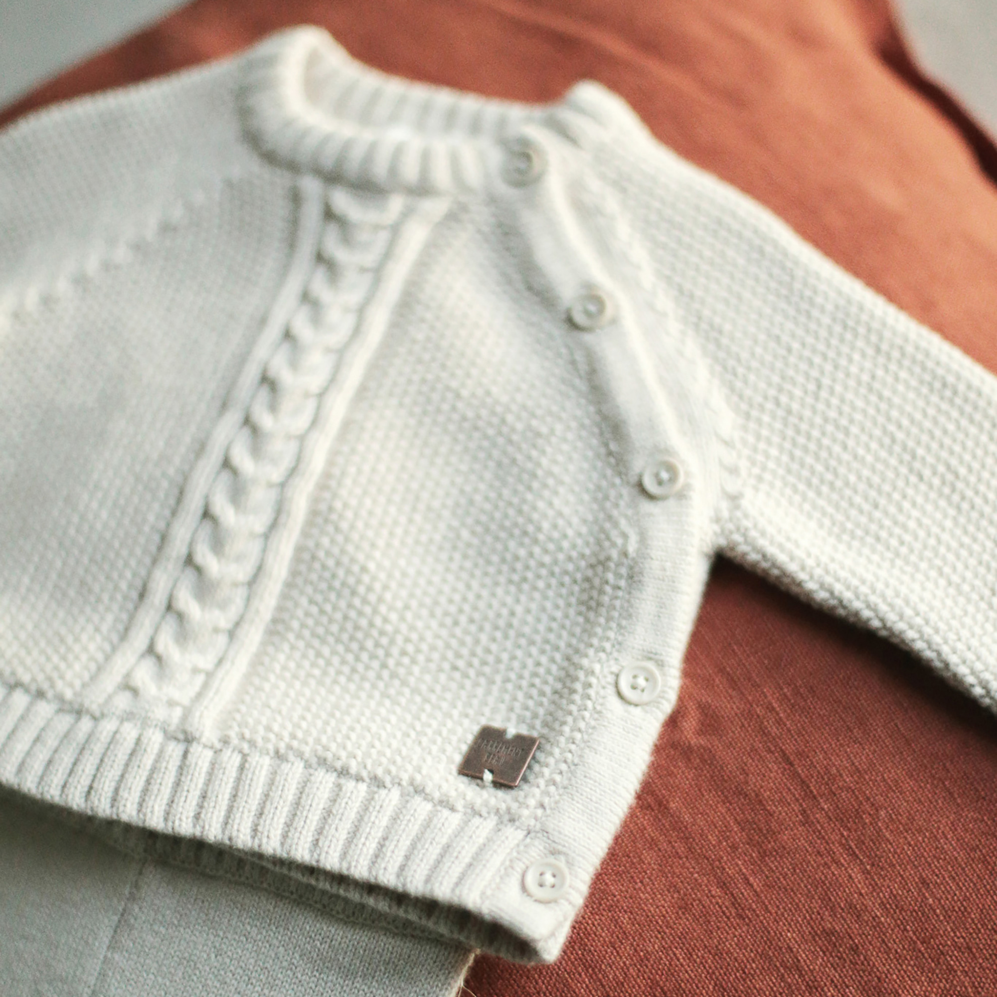 Cardigan et pantalon tricot CARREMENT BEAU pour GARCON