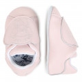 Pantufas em pele com velcro KENZO KIDS para UNISEXO