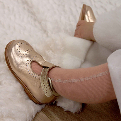 Schuhe für Babys der Marke Carrément Beau