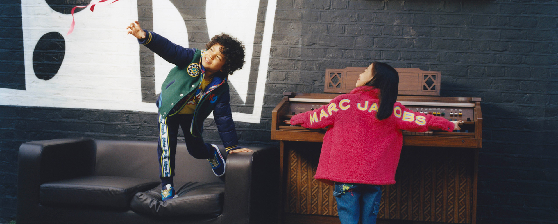 luxuriöse Kinderkleidung für Mädchen und Jungen der Marke The Marc Jacobs