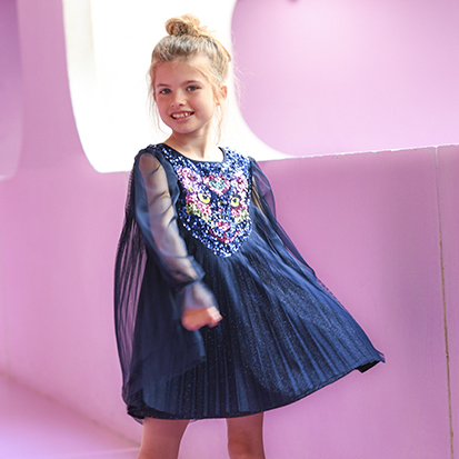 blaues Kleid mit Pailletten von der Marke billieblush für Kinder Mädchen  