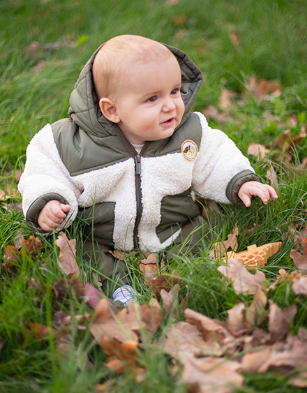 chaqueta de plumón de la marca carrément beau para bebé niño