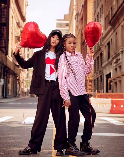 chemises et pantalons pour enfants de la marque DKNY