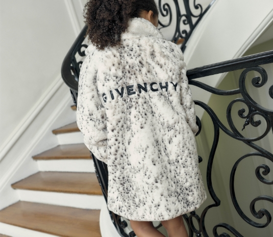 manteau en fausse fourrure pour enfants de la marque luxe Givenchy