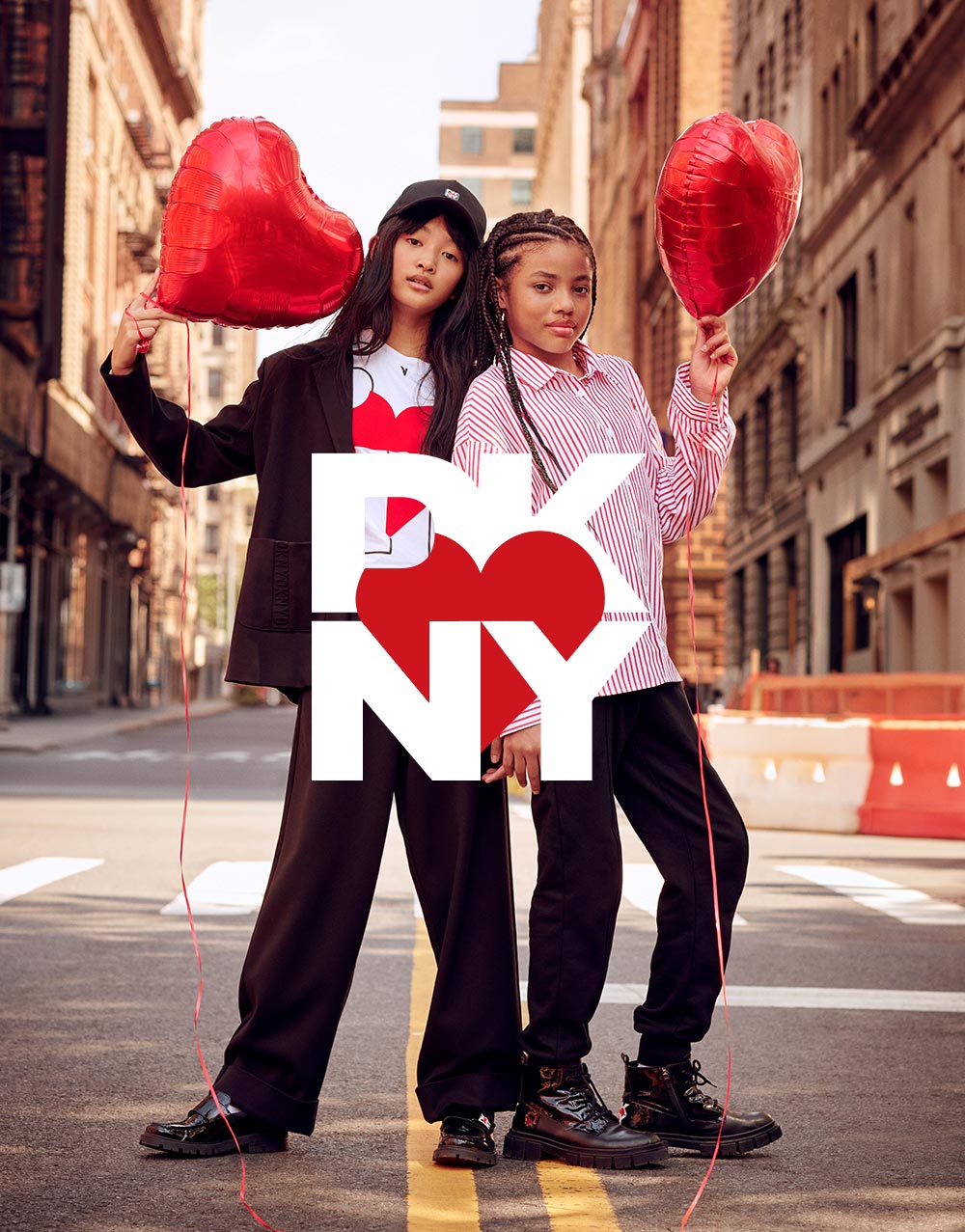 vêtements pour enfants de la marque capsule DKNY heart