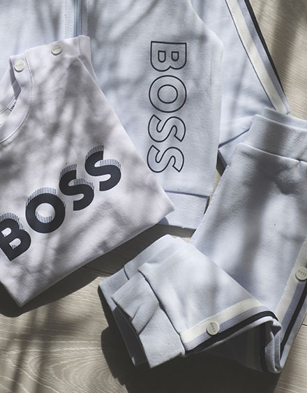 ensemble de la marque Hugo Boss pour bébé garçon