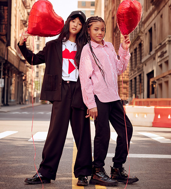 DKNY heart met hart op Kids around