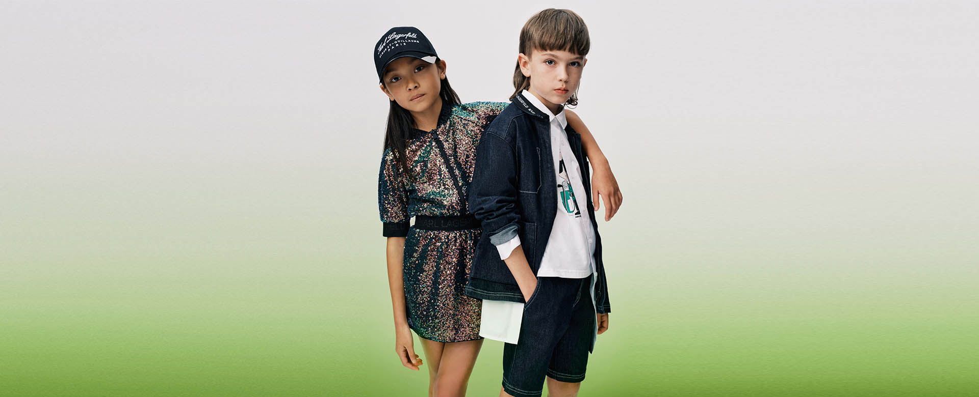 Paillettenkleid und Anzug für Kinder von Karl Lagerfeld Kids