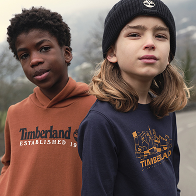 outfit tendencia otoño invierno 2023 sudadera Timberland Kids Around
