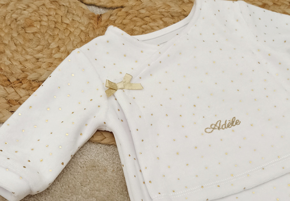 Personalized embroidery gift for baby from Carrément Beau